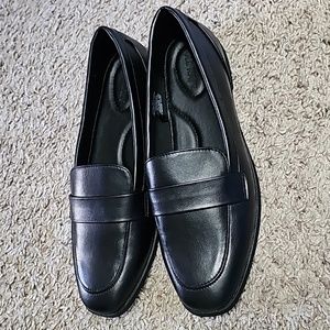 Brand New Old Navy Black Loafers, size 7.5